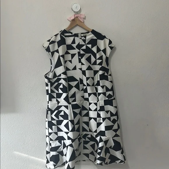 Zapelle Geometric Black and White Midi Dress - Picture 2 of 9